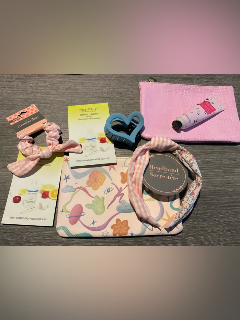 24 pc. Teen/Pre-teen Beauty BUNDLE - MSRP: $200+ - Picture 3 of 10